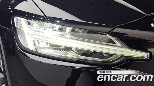 Volvo S60 (III) B5 Ultimate Bright 2023 — фото 22
