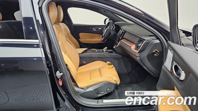 Volvo S60 (III) B5 Ultimate Bright 2023 — фото 26