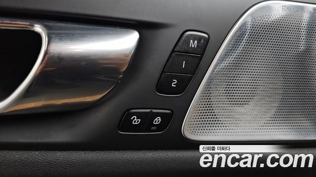 Volvo S60 (III) B5 Ultimate Bright 2023 — фото 39