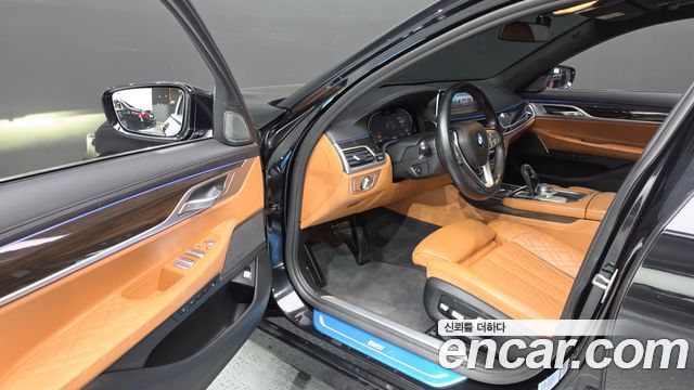 BMW 7 Series (G11) 730Ld xDrive Design Pure Excellence 2022 — фото 10