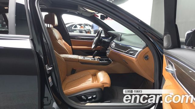 BMW 7 Series (G11) 730Ld xDrive Design Pure Excellence 2022 — фото 11