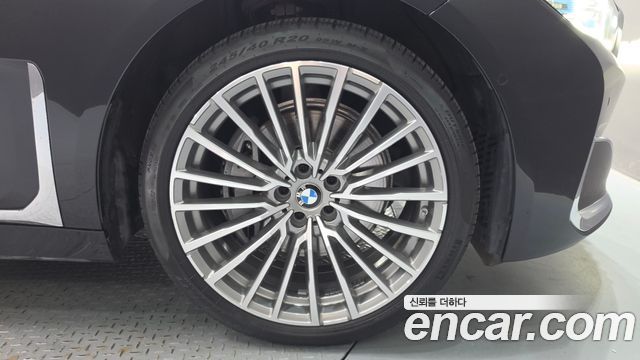 BMW 7 Series (G11) 730Ld xDrive Design Pure Excellence 2022 — фото 21