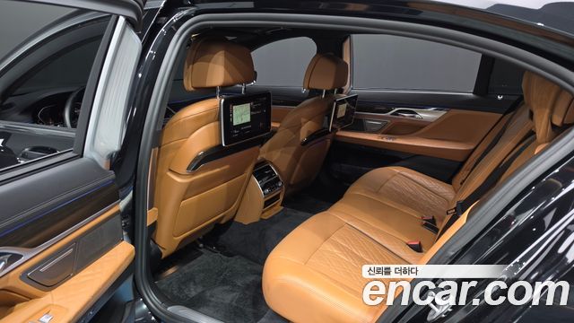 BMW 7 Series (G11) 730Ld xDrive Design Pure Excellence 2022 — фото 26