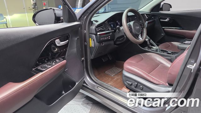 Kia Niro 1.6 HEV Noblesse Special 2020 — фото 10