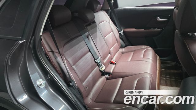 Kia Niro 1.6 HEV Noblesse Special 2020 — фото 11