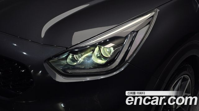 Kia Niro 1.6 HEV Noblesse Special 2020 — фото 22