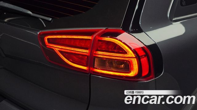 Kia Niro 1.6 HEV Noblesse Special 2020 — фото 23