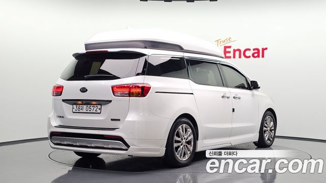 Kia Carnival 9-seater Hi-Limousine Noblesse 2016 — фото 2