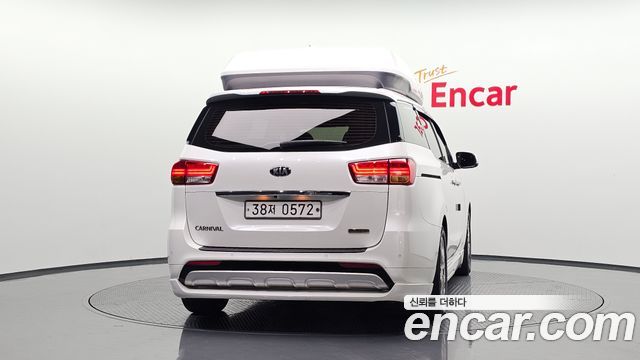 Kia Carnival 9-seater Hi-Limousine Noblesse 2016 — фото 4