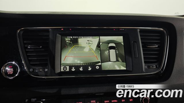 Kia Carnival 9-seater Hi-Limousine Noblesse 2016 — фото 14