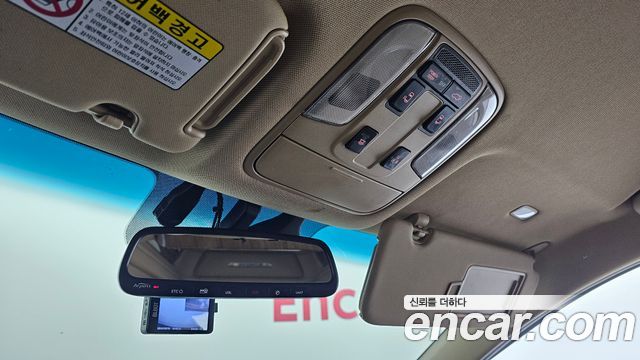 Kia Carnival 9-seater Hi-Limousine Noblesse 2016 — фото 17