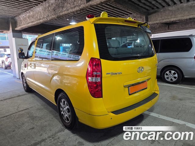Hyundai Grand Starex 12-Seater Wagon CVX Deluxe 2015 — фото 3