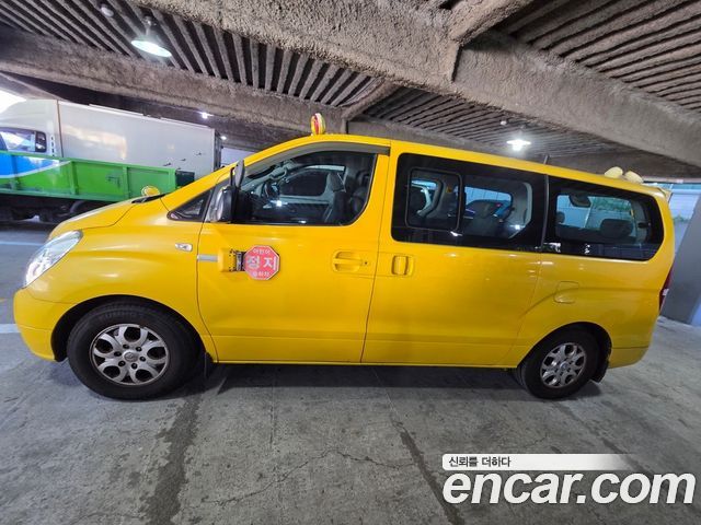 Hyundai Grand Starex 12-Seater Wagon CVX Deluxe 2015 — фото 4