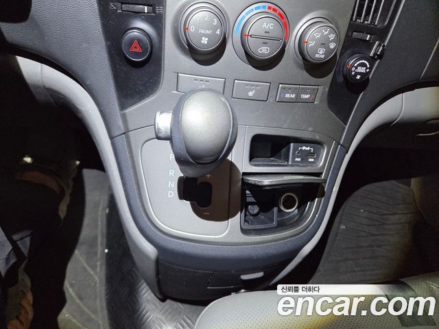 Hyundai Grand Starex 12-Seater Wagon CVX Deluxe 2015 — фото 10