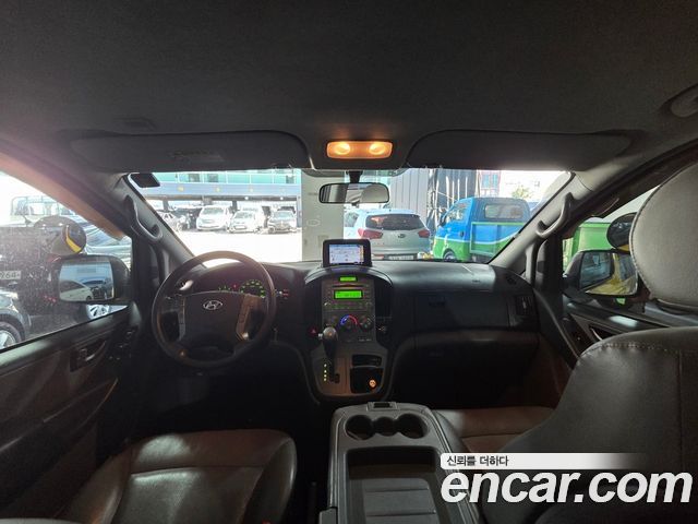 Hyundai Grand Starex 12-Seater Wagon CVX Deluxe 2015 — фото 15