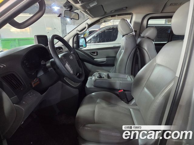 Hyundai Grand Starex 12-Seater Wagon CVX Deluxe 2015 — фото 16