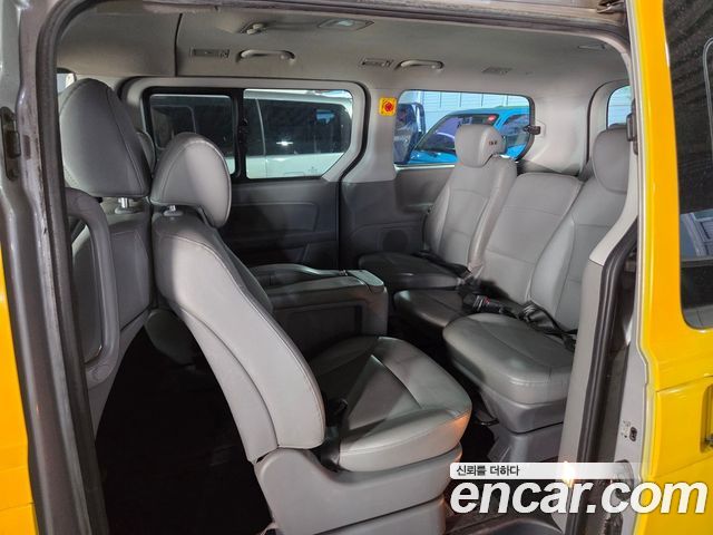 Hyundai Grand Starex 12-Seater Wagon CVX Deluxe 2015 — фото 17