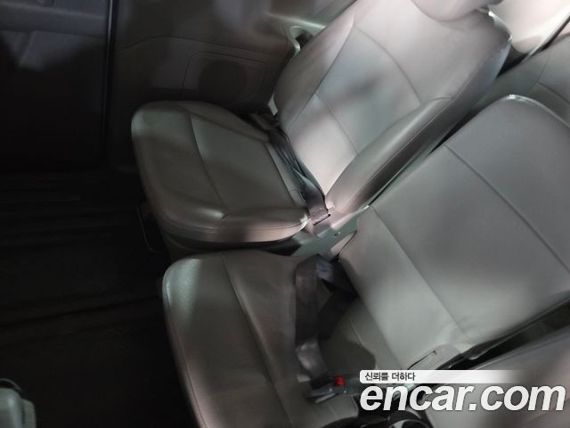 Hyundai Grand Starex 12-Seater Wagon CVX Deluxe 2015 — фото 18