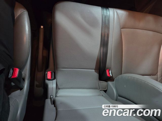 Hyundai Grand Starex 12-Seater Wagon CVX Deluxe 2015 — фото 19