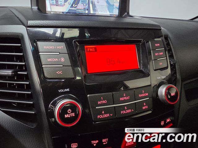 KG Mobility (SsangYong) Tivoli Air 1.6 RX 2WD 2017 — фото 19
