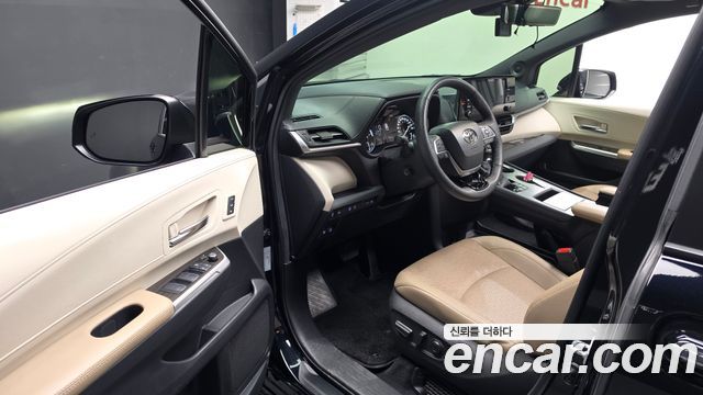 Toyota Sienna (IV) 2.5 Hybrid AWD 2022 — фото 10