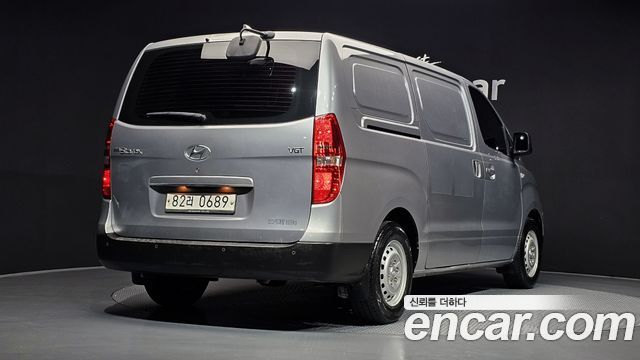 Hyundai Grand Starex Van 3-Seater Style 2019 — фото 2
