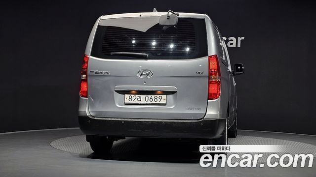 Hyundai Grand Starex Van 3-Seater Style 2019 — фото 4