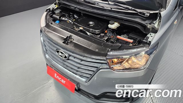 Hyundai Grand Starex Van 3-Seater Style 2019 — фото 6