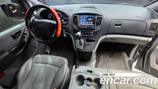 Hyundai Grand Starex Van 3-Seater Style 2019 — фото 7