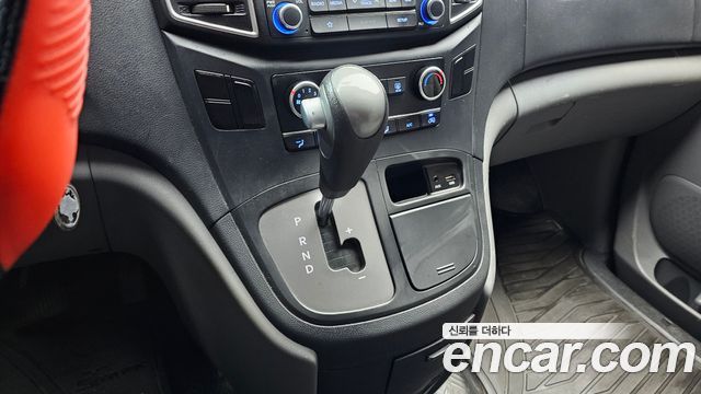 Hyundai Grand Starex Van 3-Seater Style 2019 — фото 9