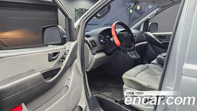 Hyundai Grand Starex Van 3-Seater Style 2019 — фото 10