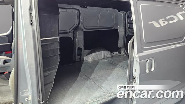 Hyundai Grand Starex Van 3-Seater Style 2019 — фото 11