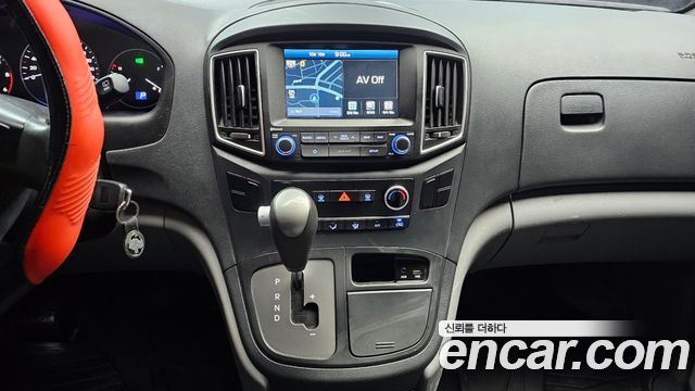 Hyundai Grand Starex Van 3-Seater Style 2019 — фото 13