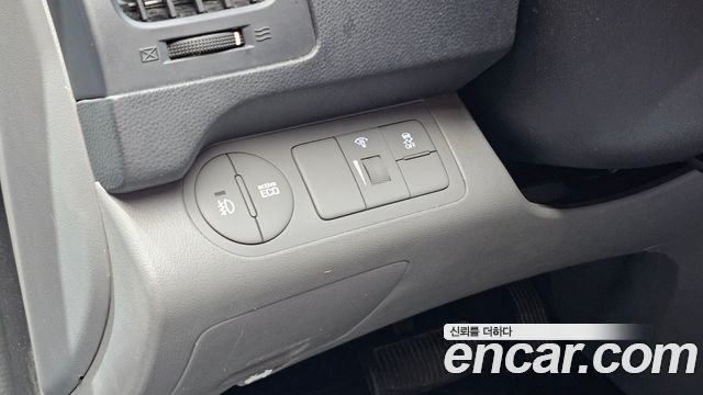 Hyundai Grand Starex Van 3-Seater Style 2019 — фото 15