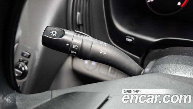 Hyundai Grand Starex Van 3-Seater Style 2019 — фото 17
