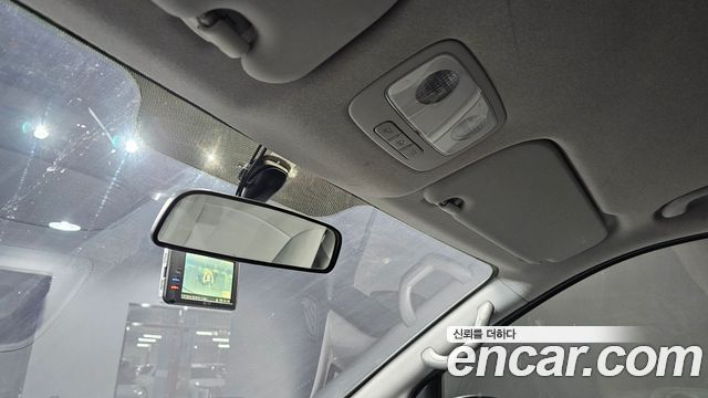 Hyundai Grand Starex Van 3-Seater Style 2019 — фото 19