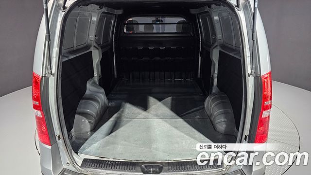 Hyundai Grand Starex Van 3-Seater Style 2019 — фото 20
