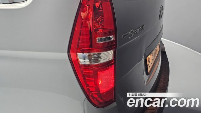 Hyundai Grand Starex Van 3-Seater Style 2019 — фото 23