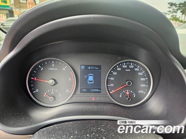 Kia Stonic Diesel 1.6 Prestige 2018 — фото 6