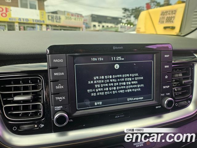 Kia Stonic Diesel 1.6 Prestige 2018 — фото 7