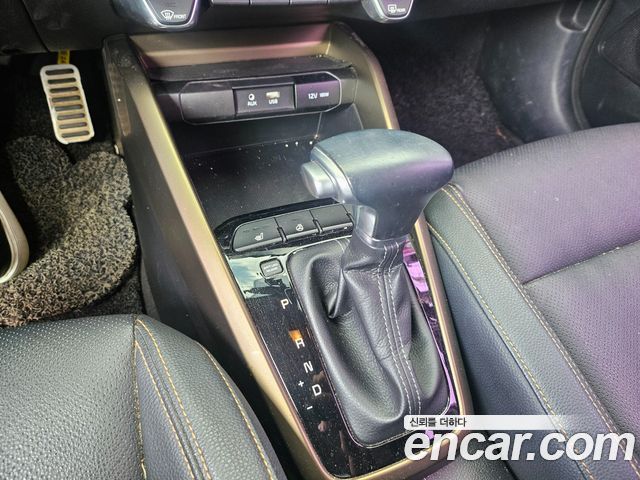 Kia Stonic Diesel 1.6 Prestige 2018 — фото 9