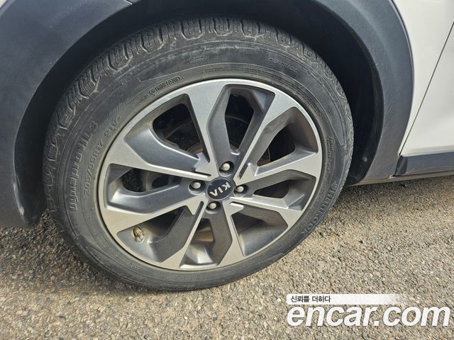 Kia Stonic Diesel 1.6 Prestige 2018 — фото 15