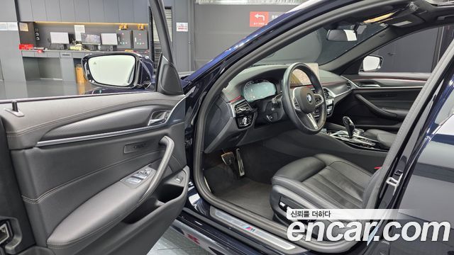 BMW 5 Series (G30) 520i M Sport 2023 — фото 10