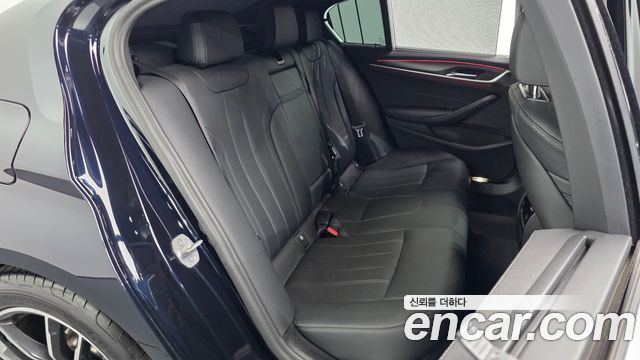 BMW 5 Series (G30) 520i M Sport 2023 — фото 11