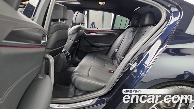 BMW 5 Series (G30) 520i M Sport 2023 — фото 12