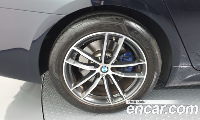 BMW 5 Series (G30) 520i M Sport 2023 — фото 21