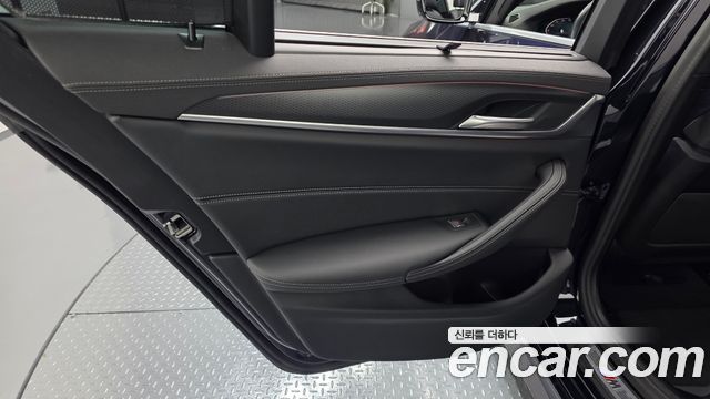 BMW 5 Series (G30) 520i M Sport 2023 — фото 25