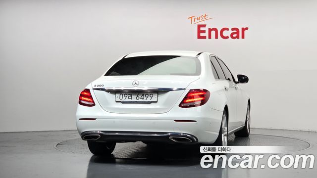 Mercedes-Benz E-Class (W213) E200 Avantgarde 2017 — фото 4