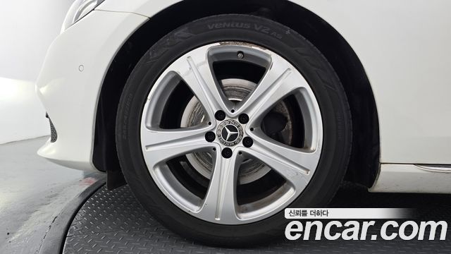 Mercedes-Benz E-Class (W213) E200 Avantgarde 2017 — фото 5