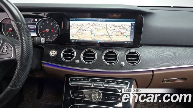 Mercedes-Benz E-Class (W213) E200 Avantgarde 2017 — фото 13